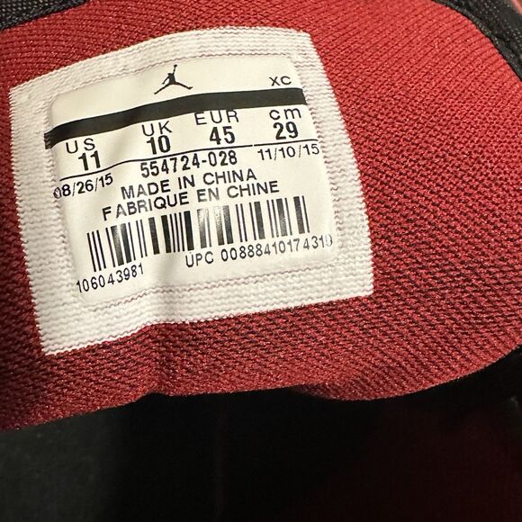 Nike Air Jordan 1 Retro 2015 Mid Black Red 554724-028 Men Size 11 - Picture 4 of 10